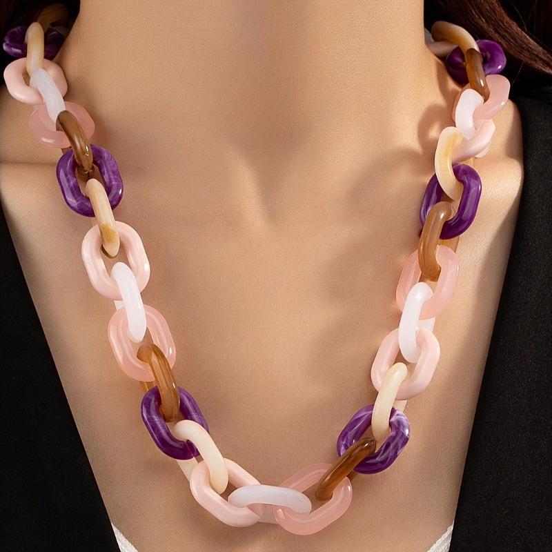 A acrylic fresh multi-color light pie large buckle chain chain necklace is hot for sale