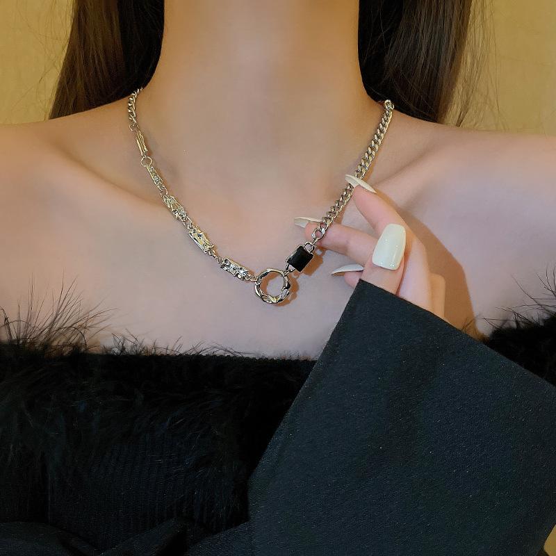Niche design high-end hip-hop couple accessories black and white zircon necklace women's trendy cool Cuban chain