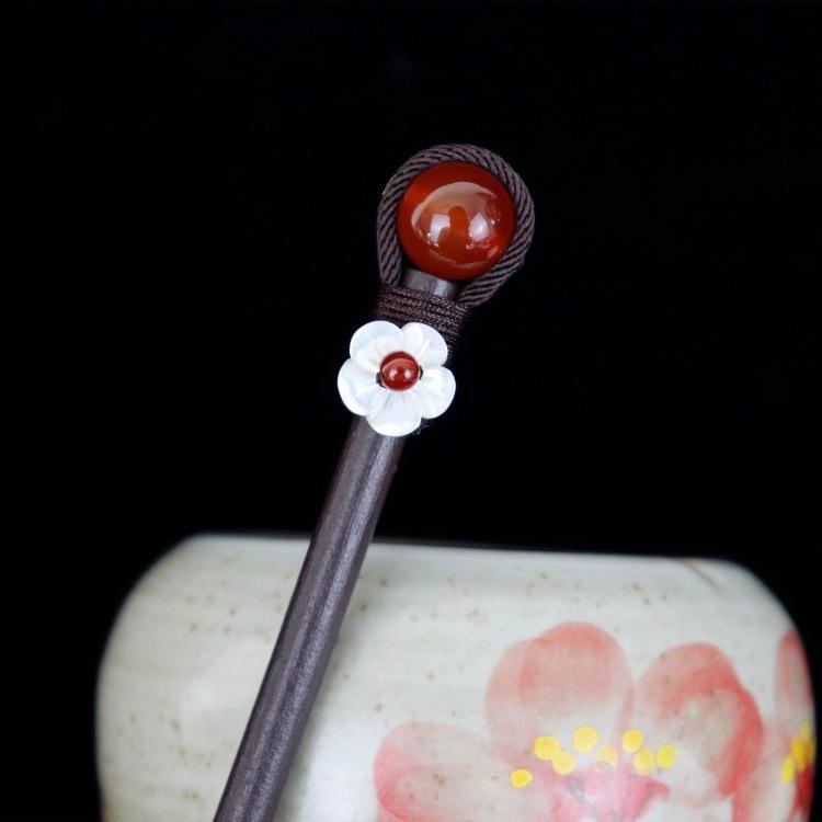 

Handmade retro natural agate Xiuyu walking hairpin female antique Hanfu fringed headdress hairpin disc hair wooden hairpin
