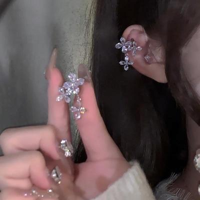 Exquisite Zircon Flower Ear Clip for Women - No Pierce, Fashionable & Luxurious Design