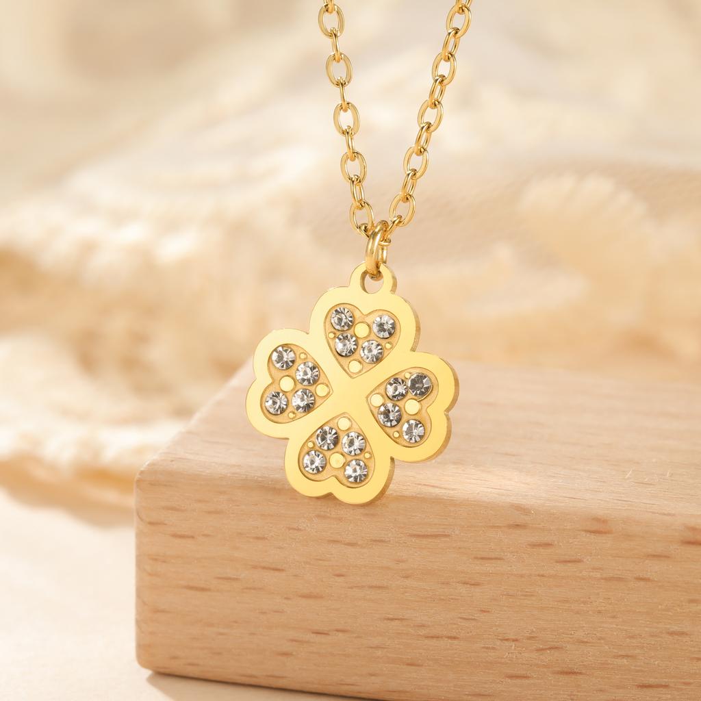Cazador Glücksklee-Anhänger Halskette für Damen Edelstahl Klare Zirkonia Halskette Schmuck Valentinstagsgeschenk Neu