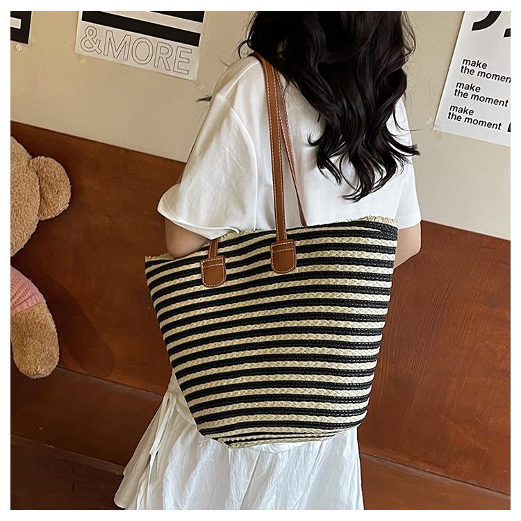 Pendler-Großraumtasche Damen neue vielseitige Schultertasche Strandurlaub Strohtasche