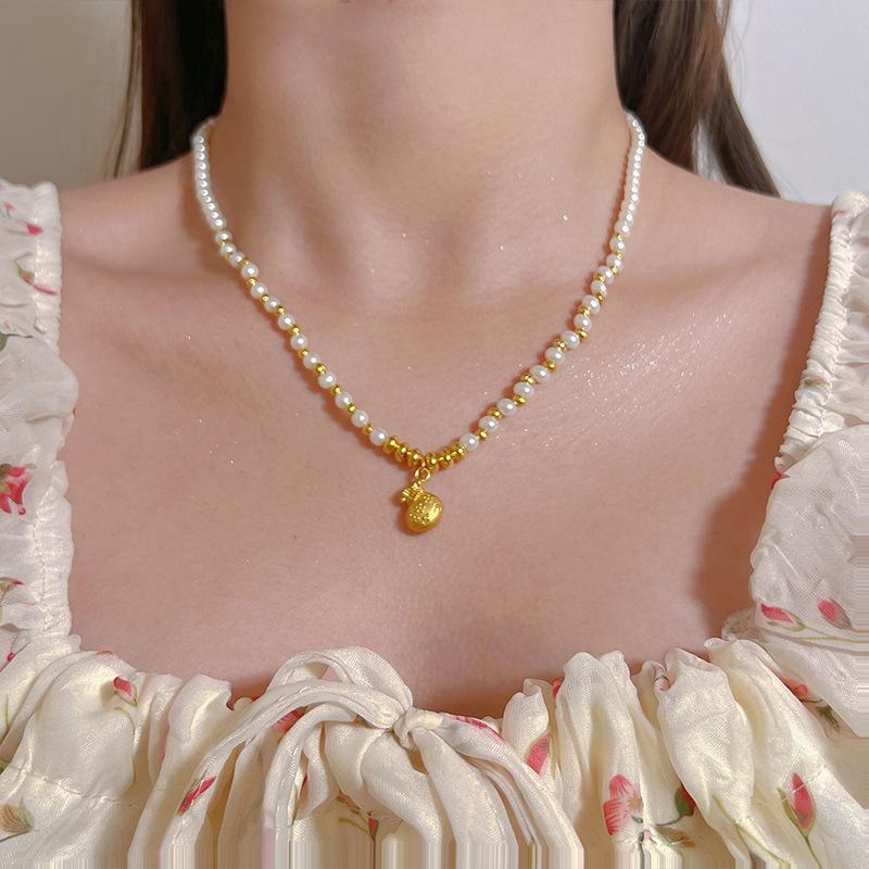 Pearl Necklace Women's Niche Light Luxury Design High-end Fashion Temperament Collarbone Chain Neck Chain Sweater Chain Bead Chain