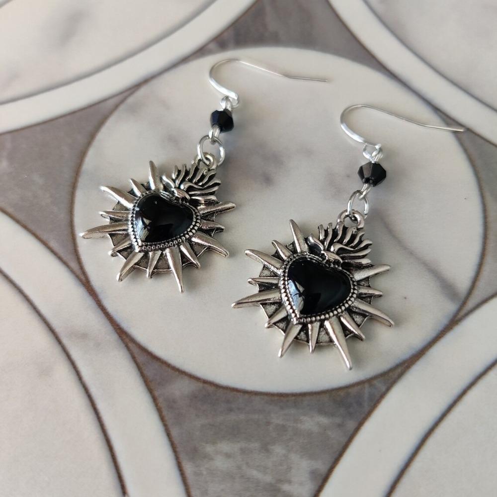 Gothic Retro Sliver Color Flame Sacred Heart Talisman Black Heart Shape Dangle Earrings for Women Hallowmas Party Jewelry Gifts