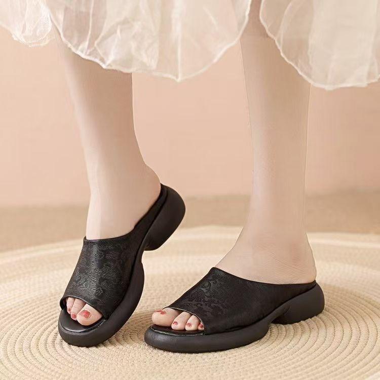 

Guofeng slippers 2024 summer new versatile outer wear flat bottom thick sole word retro comfortable soft sole sandals 40 чёрный