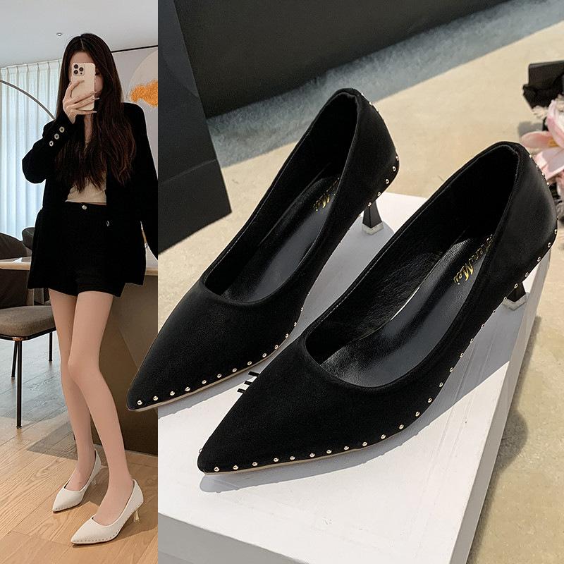High Heels Women's Autumn 2025 New Pointed Head Shallow Mouth Thin Heel Versatile Rivet Temperament Black Thin Single Shoes Women