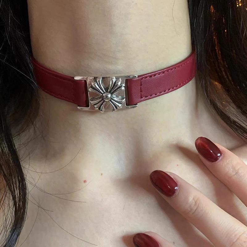Mädchenstil Weinrot Leder Kreuz Choker Schlüsselbein Kette Aufhellendes Halskette