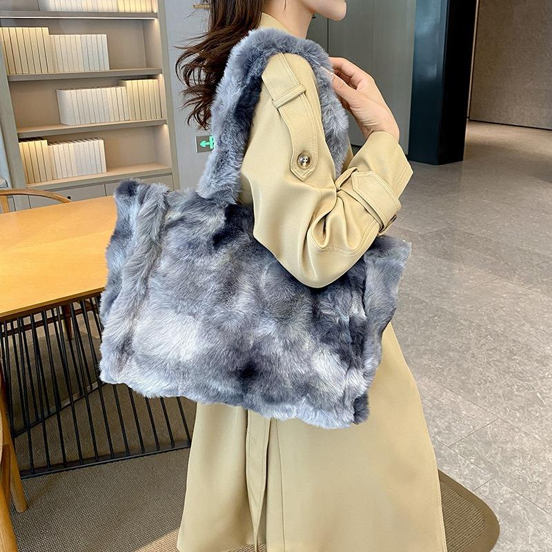 New large-capacity fashion tote bag plush contrasting color simple shoulder underarm bag handbag winter