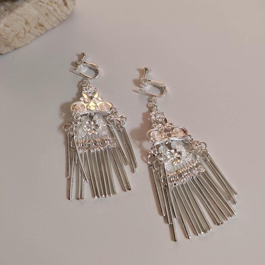 Yunnan Ethnic Style Handmade Tassel Earrings for Women