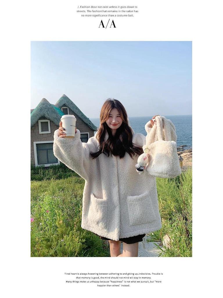 Korean Style Women's Winter Lambswool Coat, Hooded and Thickened for a Warm, Slim Look
