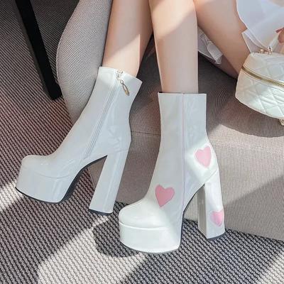 Women Platform High Heeled Boots Chunky Heart Print Ankle Boots Fashion Vintage Waterproof Comfy Modern Style Short Boots