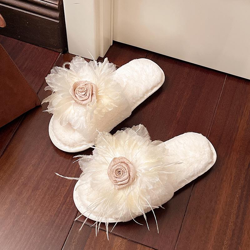 Fashion Fairy Style Plush Shoes Women's 2025 Autumn Winter Fashion Flower Warm Slippers Comfortable Short Plush Bridal Slides Pantuflas