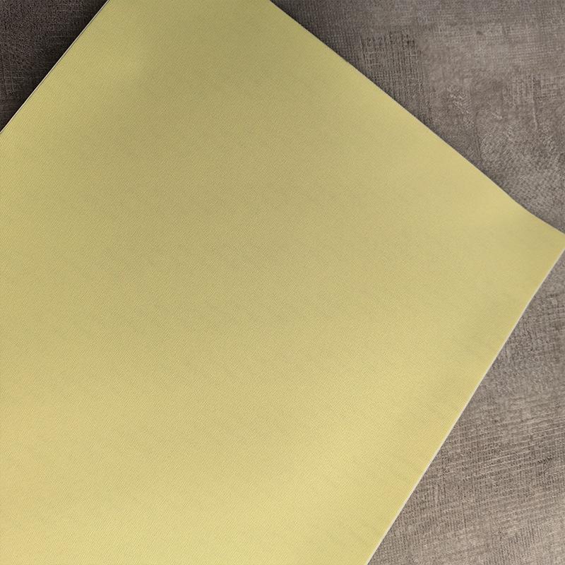 Samolepicí látkové záplaty na opravu pro renovaci pohovky, stěny, oděvů a závěsů.