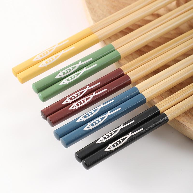 Premium Natural Bamboo Chopsticks: Non-slip, Mildew-Resistant, High-Temperature Tolerant, Unpainted and Ideal for Home.