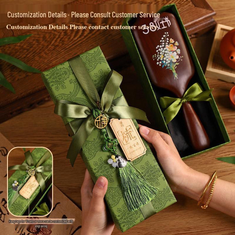 Wooden Comb Gift Box: Elegant Mother's Day Gift for Moms, Mothers-in-law, and Female Employees