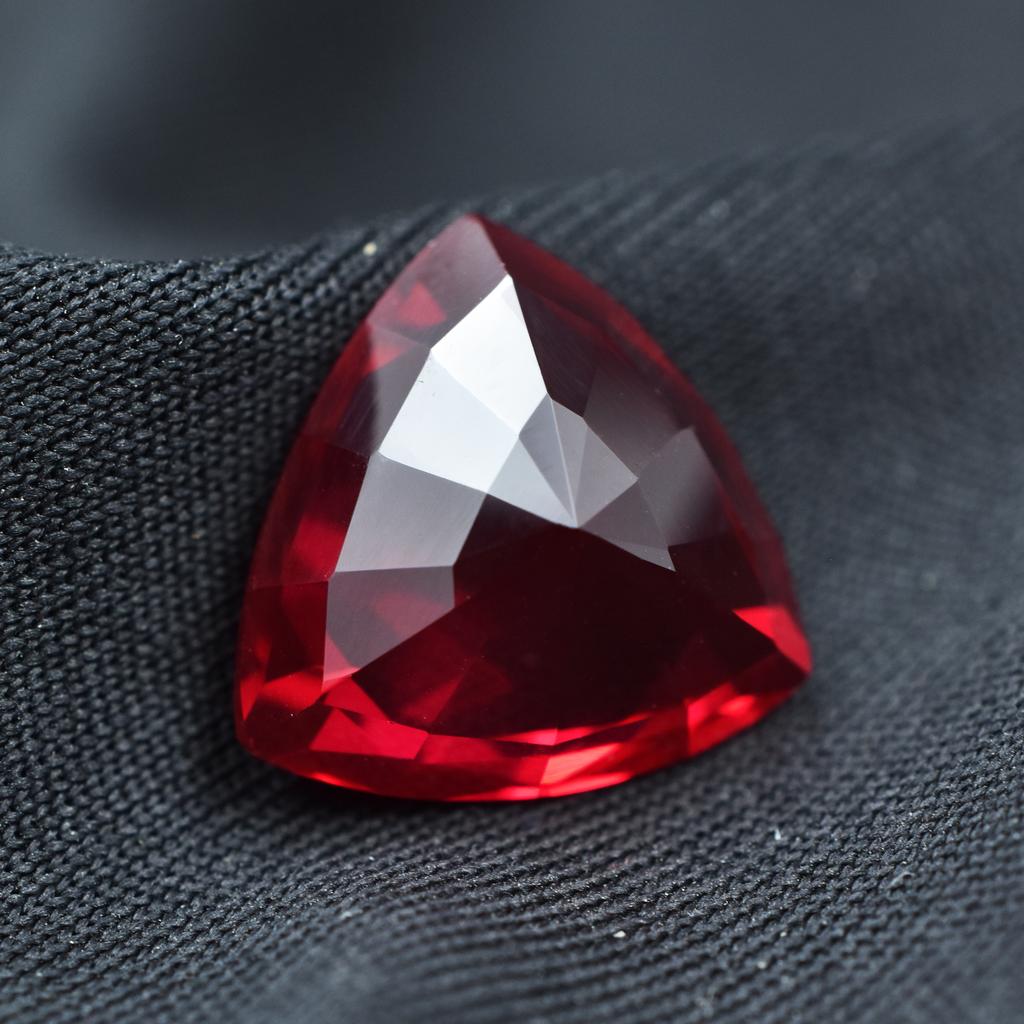 10.50 Ct Natural BLOOD Red Ruby Loose Gemstone CERTIFIED UNHEATED Trillion Cut. AR-506