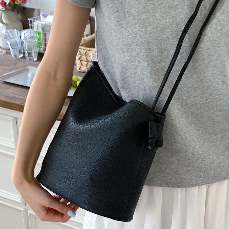 Summer New Niche Lychee Pattern Soft Leather Simple Bucket Bag Fashionable Single Shoulder Underarm Bag Women