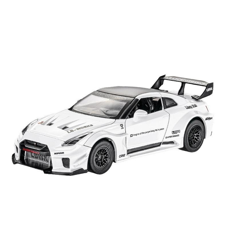 1/32 Scale Skyline Nissan GTR-CSR2 Alloy Sports Car Diecast Metal Model Sound & Light Toy Collect Display Ornament Gift for Boys