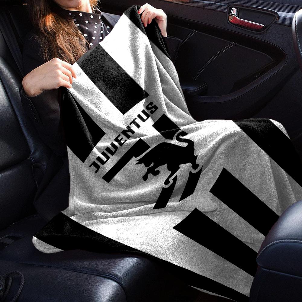 Decke mit Juventus Fußballclub Thema Aufdruck - Perfekt für Sofa, Bett, Reisen & Outdoor | Maschinenwaschbar, Gemütlich & Langlebig.