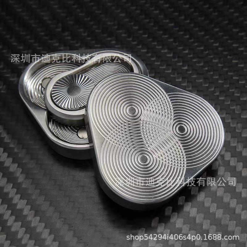 Triangular Silver Stress Relief Fidget Card: Portable EDC Push Coin for Stacking and Relaxation