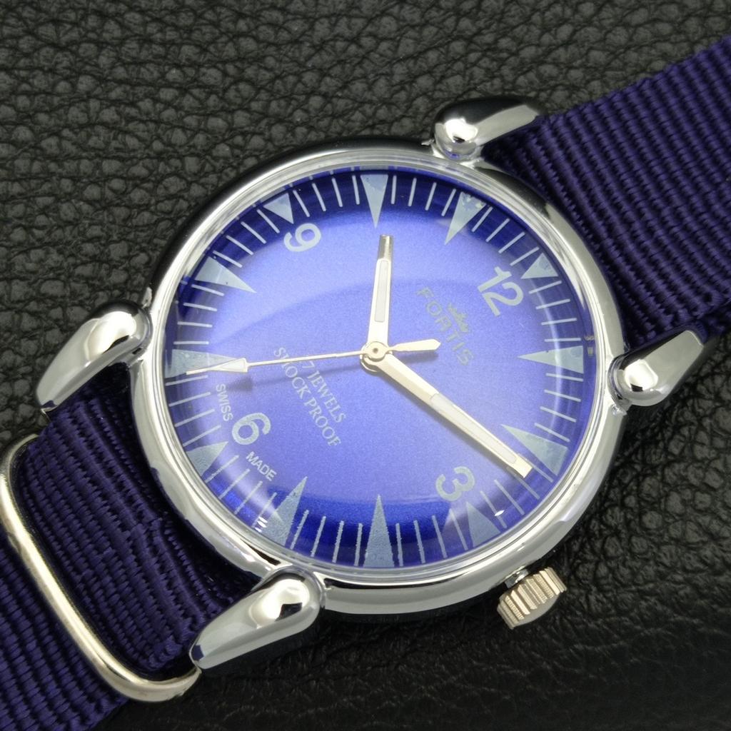 VINTAGE HAND-WINDING SWISS MENS REFURBISHED BLUE COLOR DIAL WATCH A700819-5 R205a-a700819