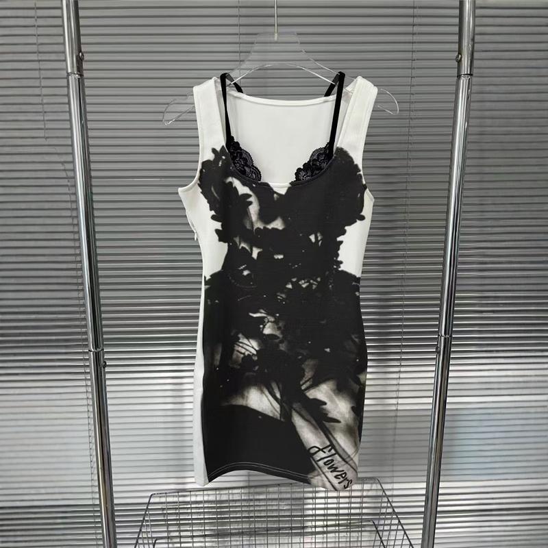 European Station Spring and Summer New Retro Butterfly Printed T-Shirt Women s Chic Pleated Waist Skinny Women s Vest S