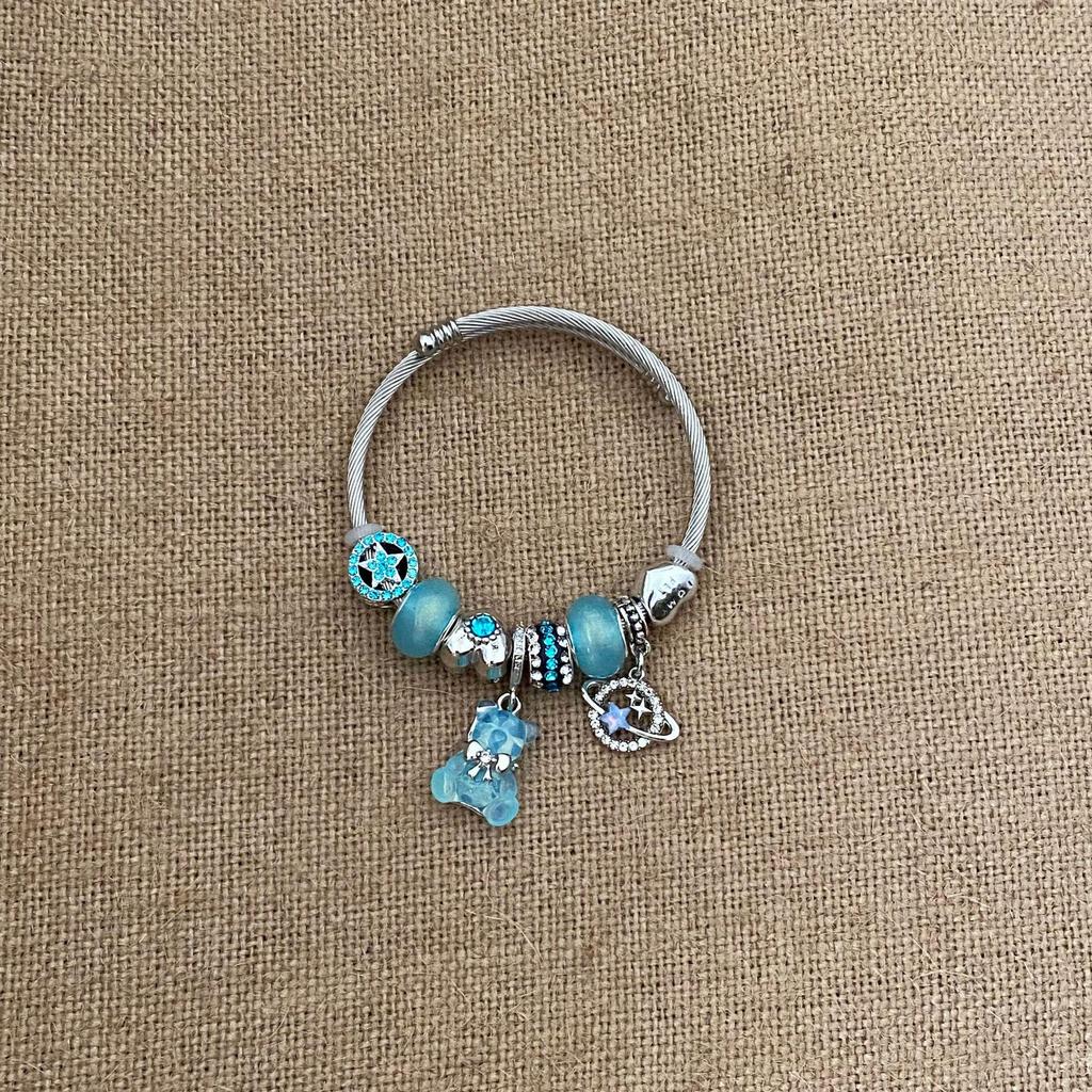 Pans Blaues Kristall Teddybär Charm Armband: Ein leichter Luxus-Design für Frauen
