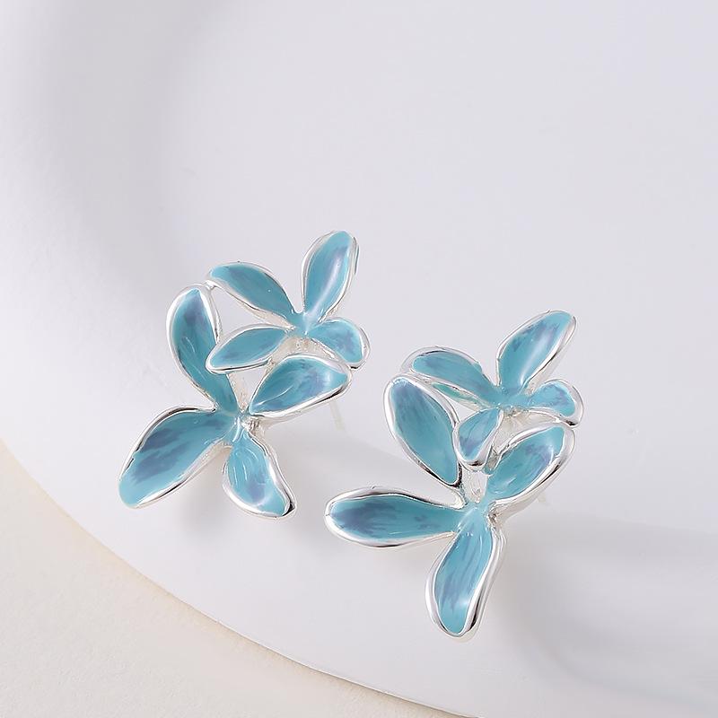 Icy Blue Double Flower Stud Earrings for Women – Elegant Enamel Drip Glaze Design