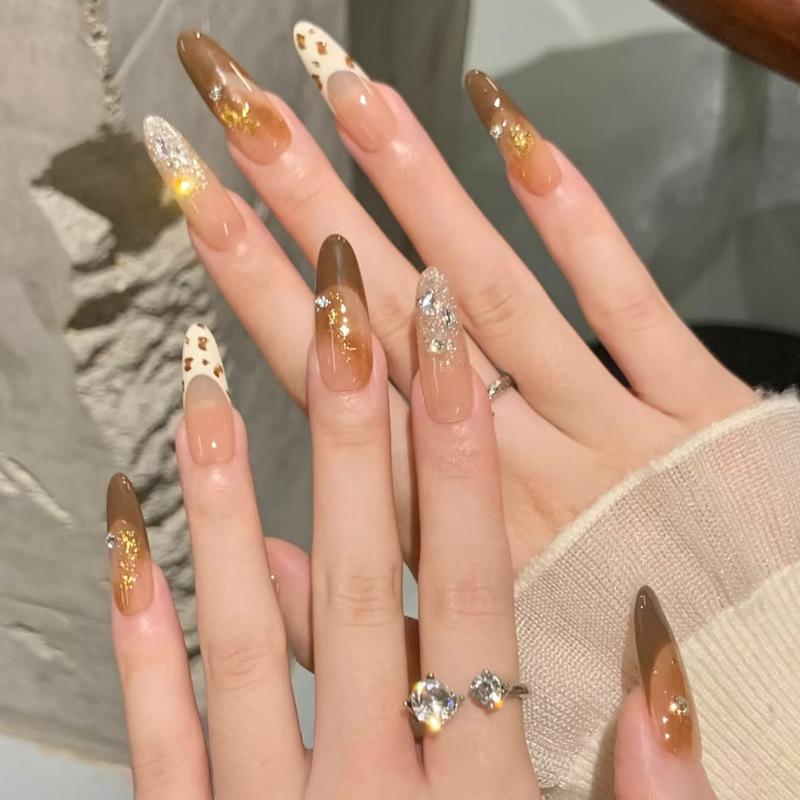 Xiaohongshu Handmade Red Floral Nail Art: Wearable, High-End Whitening Nail Tips Stickers