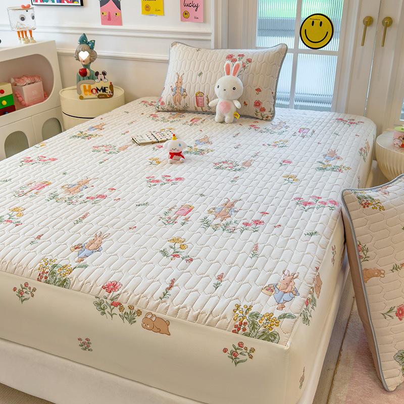 G5Z Quilted Fitted Sheet Set: Anti-Dust Bed Cover & Mattress Protector