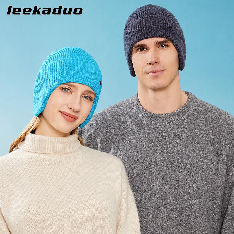 Autumn and winter knitted hats men and women solid color thermal ear caps outdoor riding wool caps ski sleeves cold caps