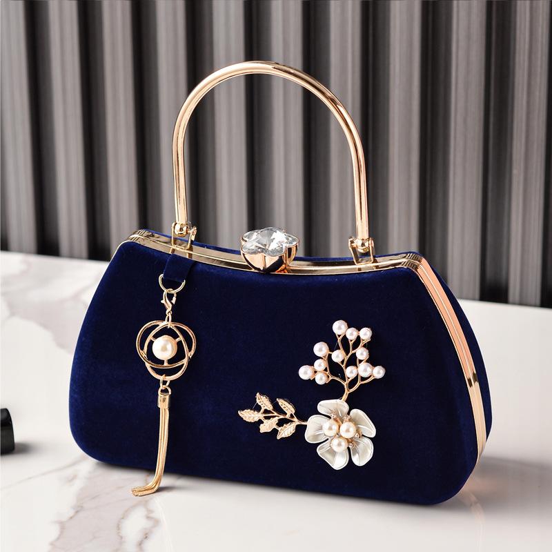 Vintage Red Handbag for Evening Woven Purse Wedding Party Fashion Flower Bag Cross Body Shoulder Purse Luxury Designer Pearl Bag