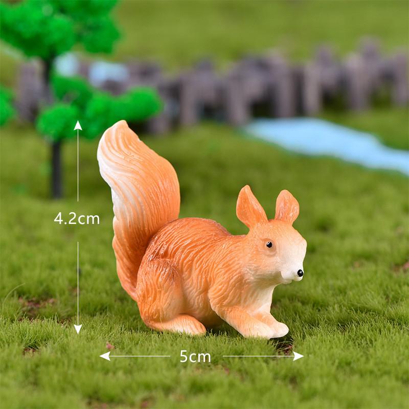Micro Toy Squirrel Landscape Desktop Decoration Resin Crafts Multiple Action