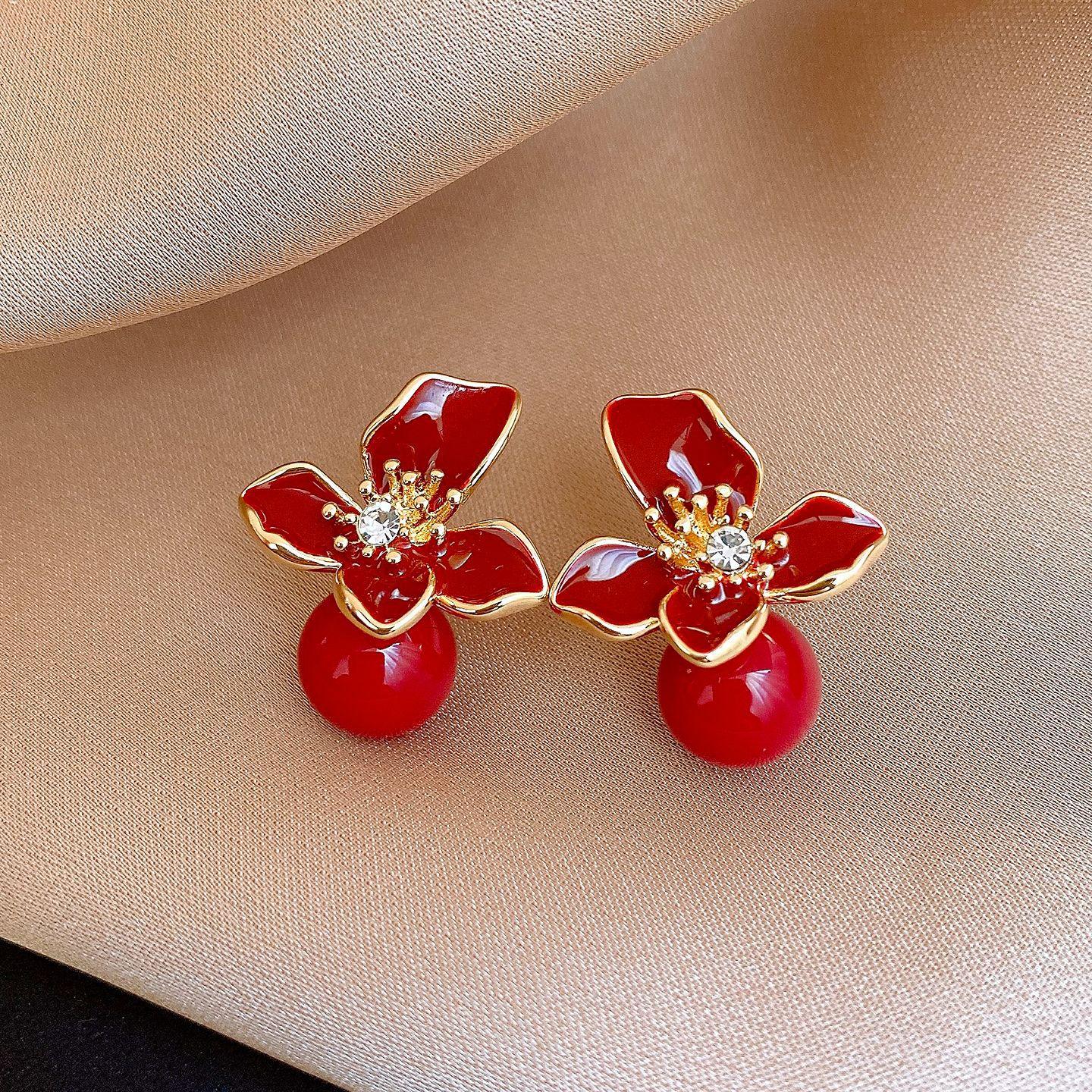 Новогодние красные серьги-гвоздики с бриллиантами и цветами из смолы, винтажные серьги, серьги для женщин
