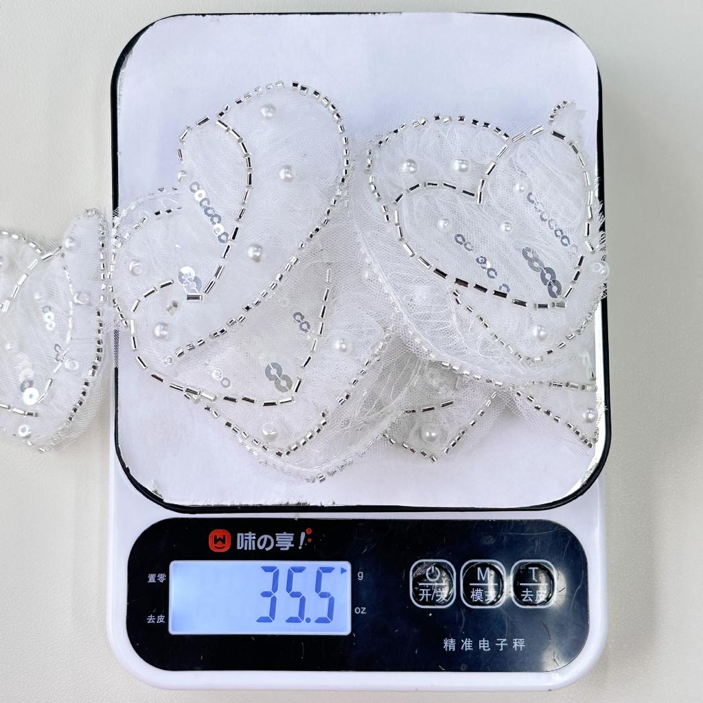 White Sequined Beaded Heart-Shaped Disc Flower Applique Cloth Sticker Wedding Dress Headgear Decorative Lace Accessories