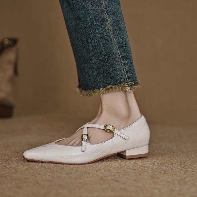 New Casual Black Single Shoes Women's Comfortable Leather Small Leather Shoes Women's Beef Tendon Soles Large Size Foot Cover Low Heel Women's Shoe