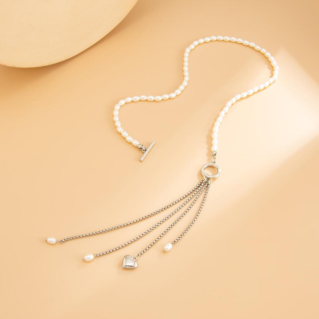 Sweet And Cool Style Imitation Pearl Beaded Collarbone Necklace, Simple Ot Buckle Love Pendant, Fringed Necklace.
