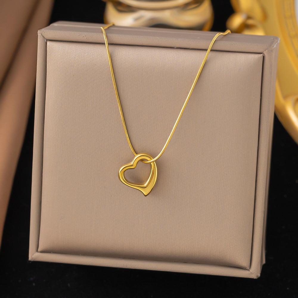 Stainless Steel Love Heart Pendant Necklace For Women Fashion Ladies Gold Color Clavicle Chain High Quality Jewelry Gifts New In