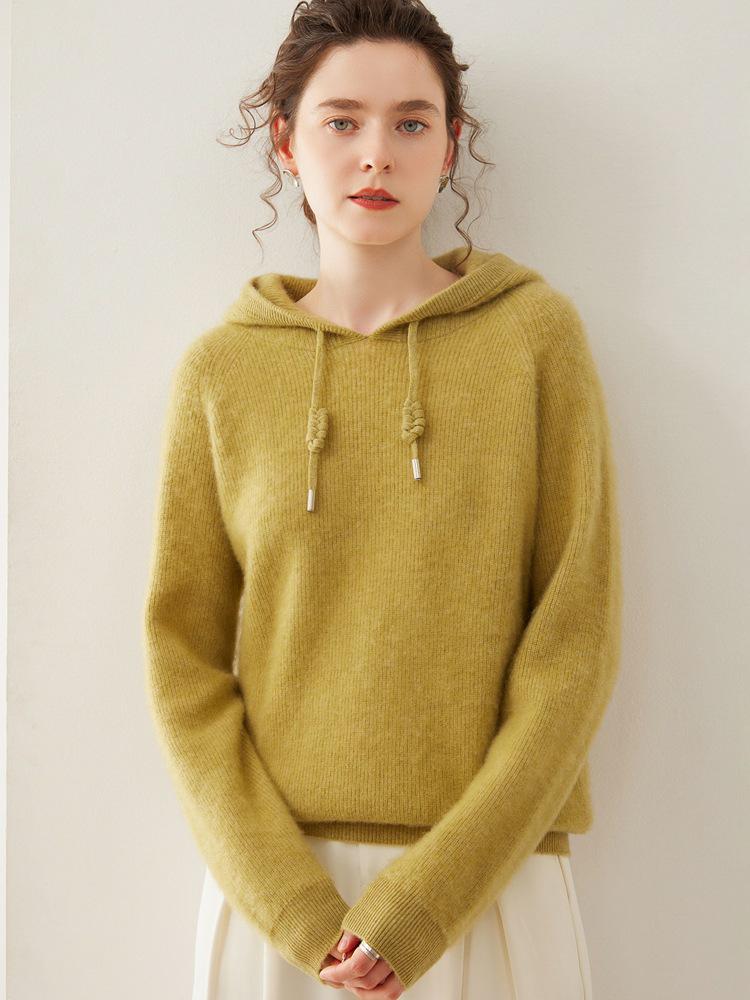 Stylish Women's Hooded Cashmere Sweater, Loose Fit, Double-Strand Ingot Stitch; Ideal for Layering in Autumn and Winter