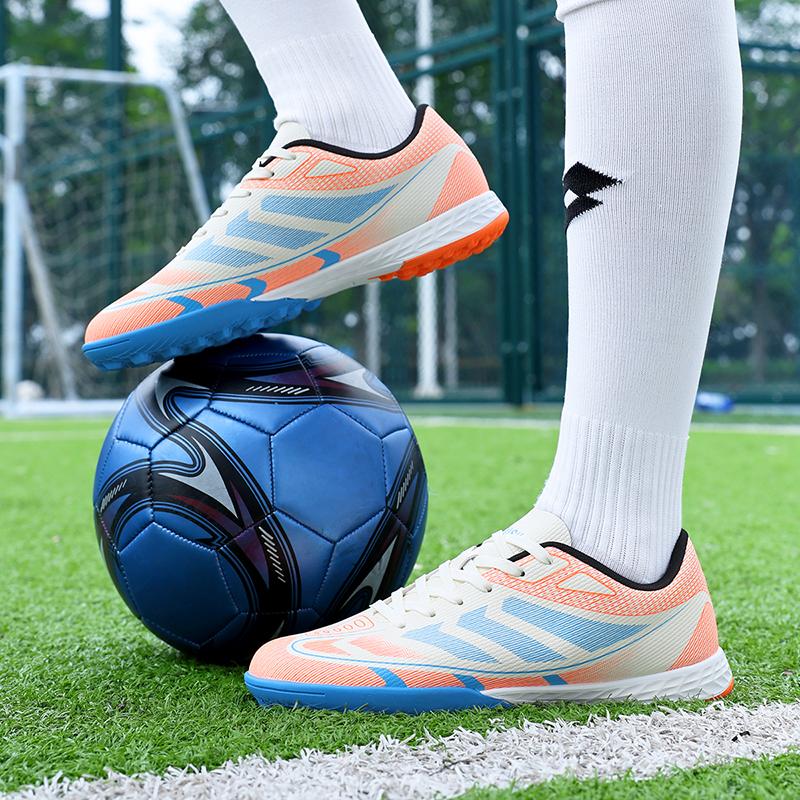 Men Football Shoes Casual Original Comfortable High Quality Male Field Ultralight Soccer Shoes Non Slip Futsal Football Boots