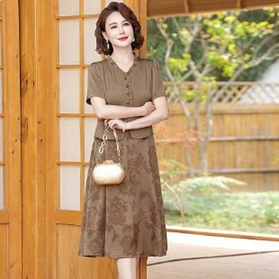 

Mom s Elegant Chinese-Style Plus Size Dress: Slimming, Tummy-Concealing Summer Short Sleeve for Middle-Aged and Elderly Women XL хаки