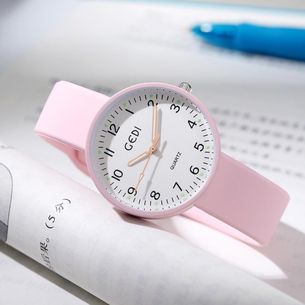 Summer Jelly Silicone Watch Fashionable And Simple Student Luminous Watch Women'S Quartz Waterproof Watch