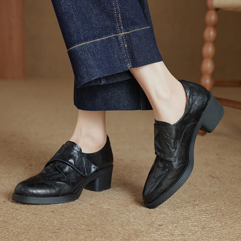 Strong win spot! 2025 spring new soft leather thick heel medium heel French British loafers black deep mouth women's single shoes