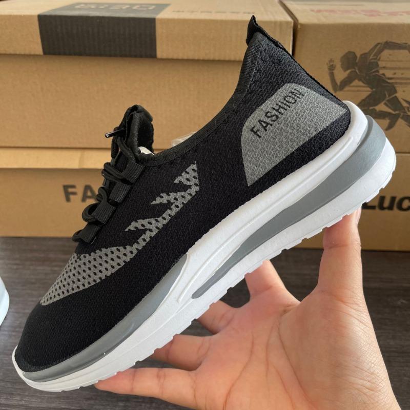 The New Men's Shoes Are Versatile, Casual Running Shoes with Soft Soles, Breathability and Lightweight Sports Shoes