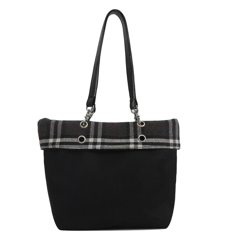 Chic Retro Black Women's Underarm Bag Modern Simple Tote With Durable Polyester Lining