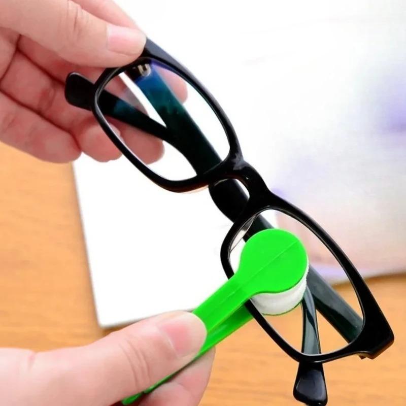 Glasses/Sunglasses Cleaning Tool,Portable Multifunctional Microfiber Wipe & Brush