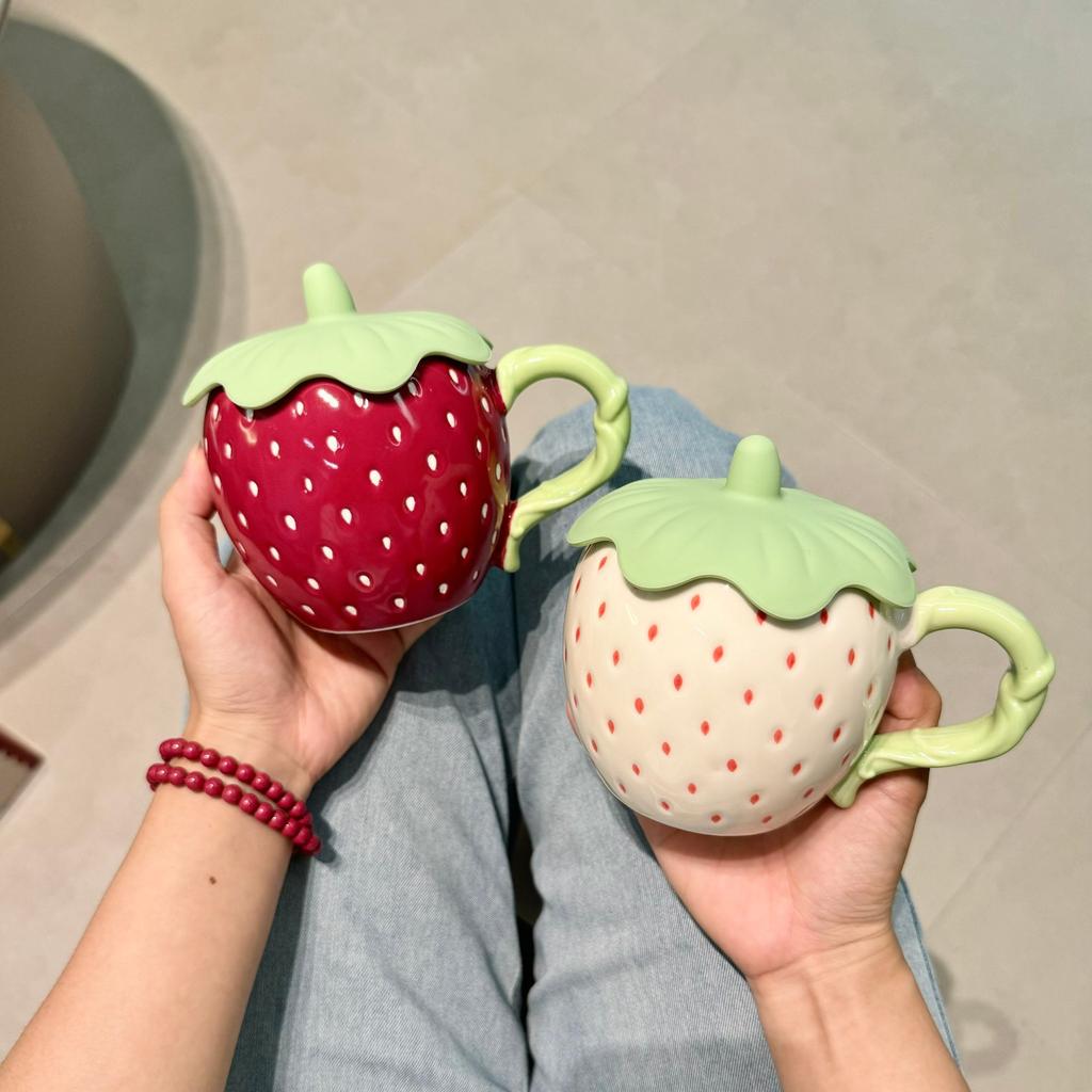 Erdbeer-Tasse mit Deckel, hochwertiger kreativer Becher, Keramik-Wasserbecher, Nischen-Design, Geburtstagsgeschenk Souvenir