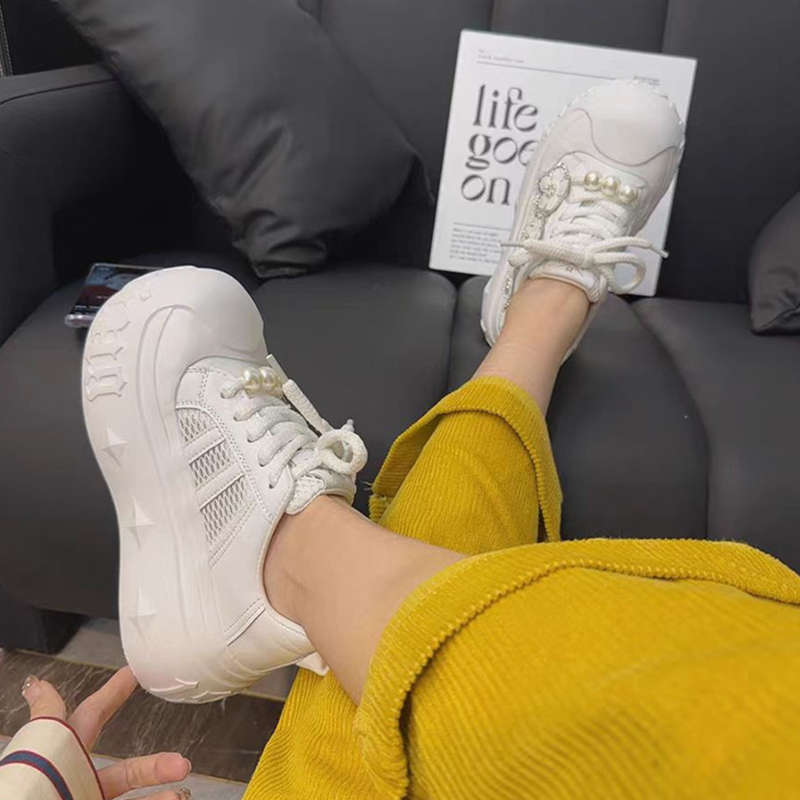 Beliebte hässlich-süße Muffin-Plateau-Brot-Schuhe mit großem Kopf, Damen-Mesh, atmungsaktive kleine weiße Schuhe, vielseitige höhenerhöhende Sport- und Freizeitschuhe