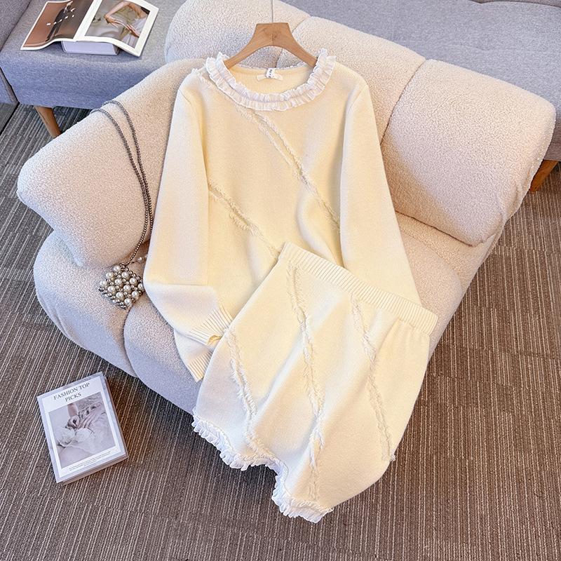 Plus-size Women's Autumn and Winter Design-sense Knitted Sweater, Top, Short Skirt, Two-piece Set, Gentle Sweater