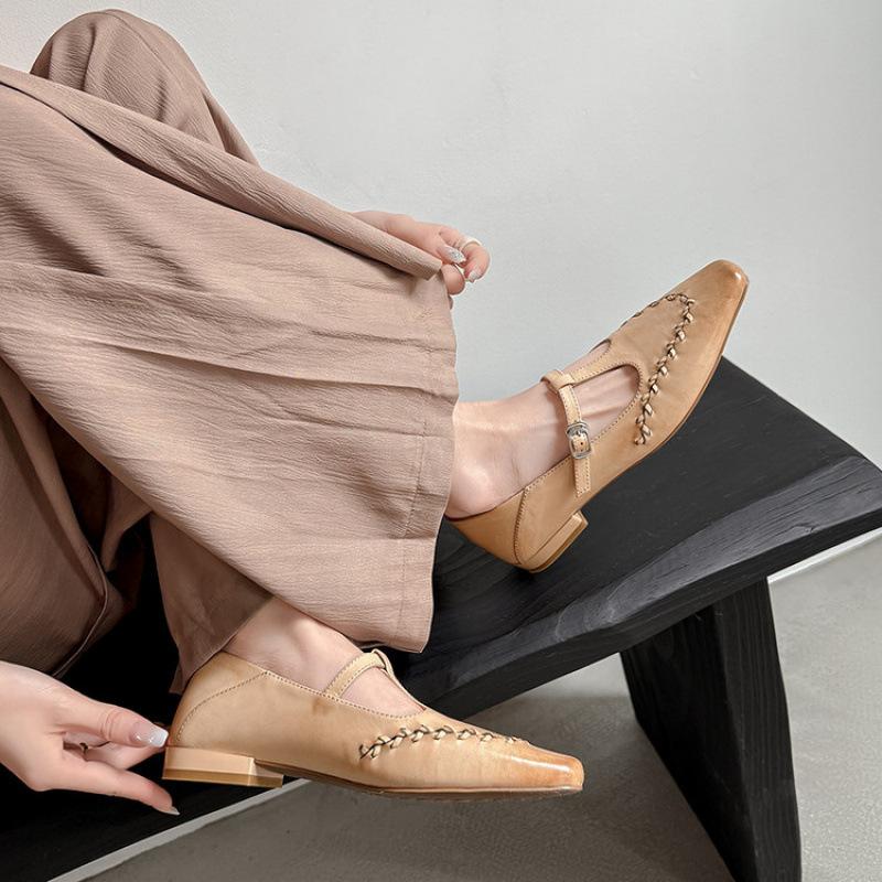 Comfortable and soft leather shoes Four Seasons Cowhide Fashion Single Shoes Women's pointed head Low heel Non-slip cowhide sole Large size sheepsk